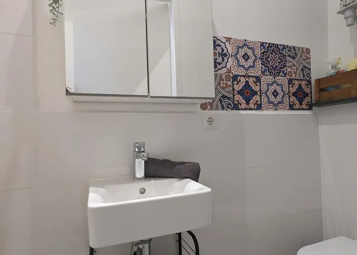 Renovated - 10 Min To Center Appartement *